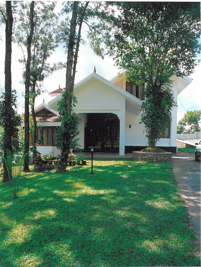 Hotel Treetop Текади Екстериор снимка